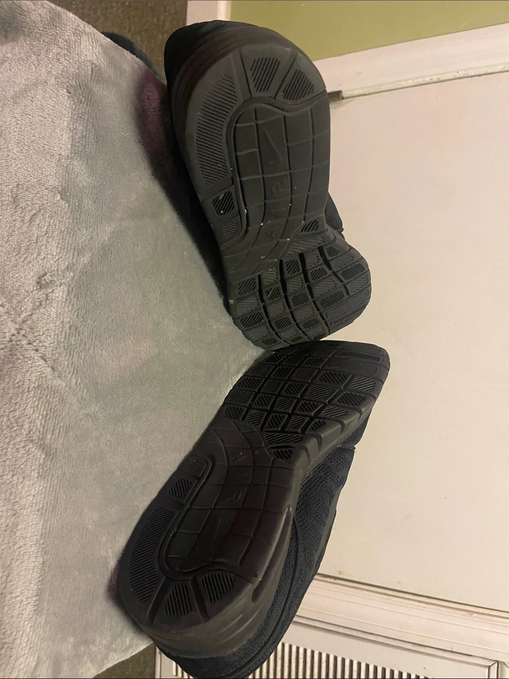 Nike Black Men's Low-Top Knit Sneakers